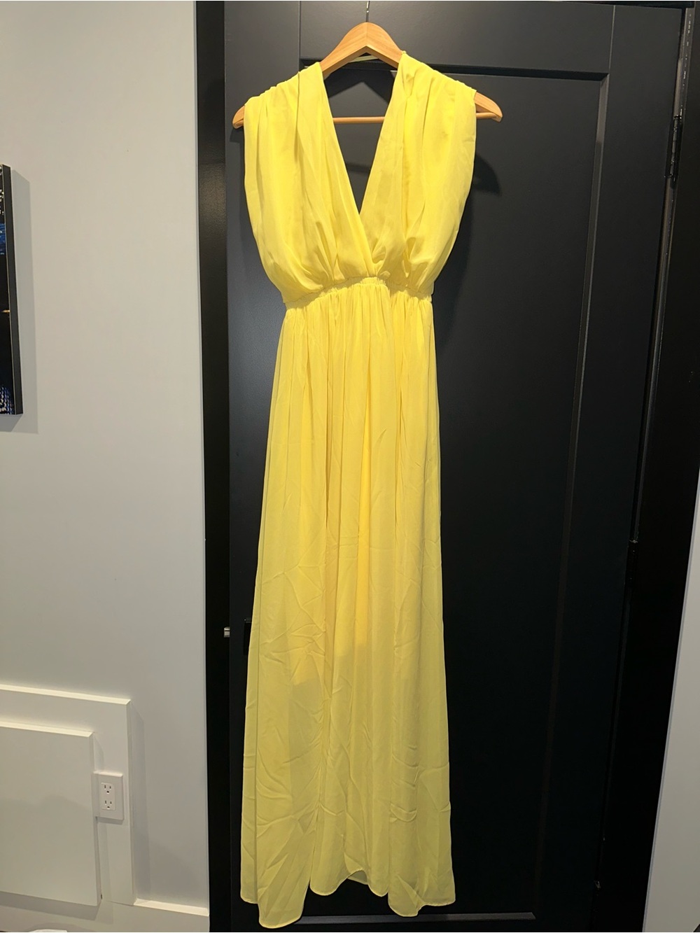 Yellow V-Neck Sleeveless Midi Dress summer